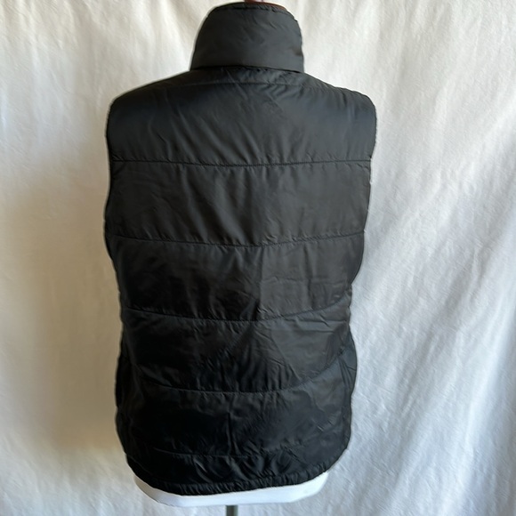 Reversible black puffer vest - Picture 15 of 15